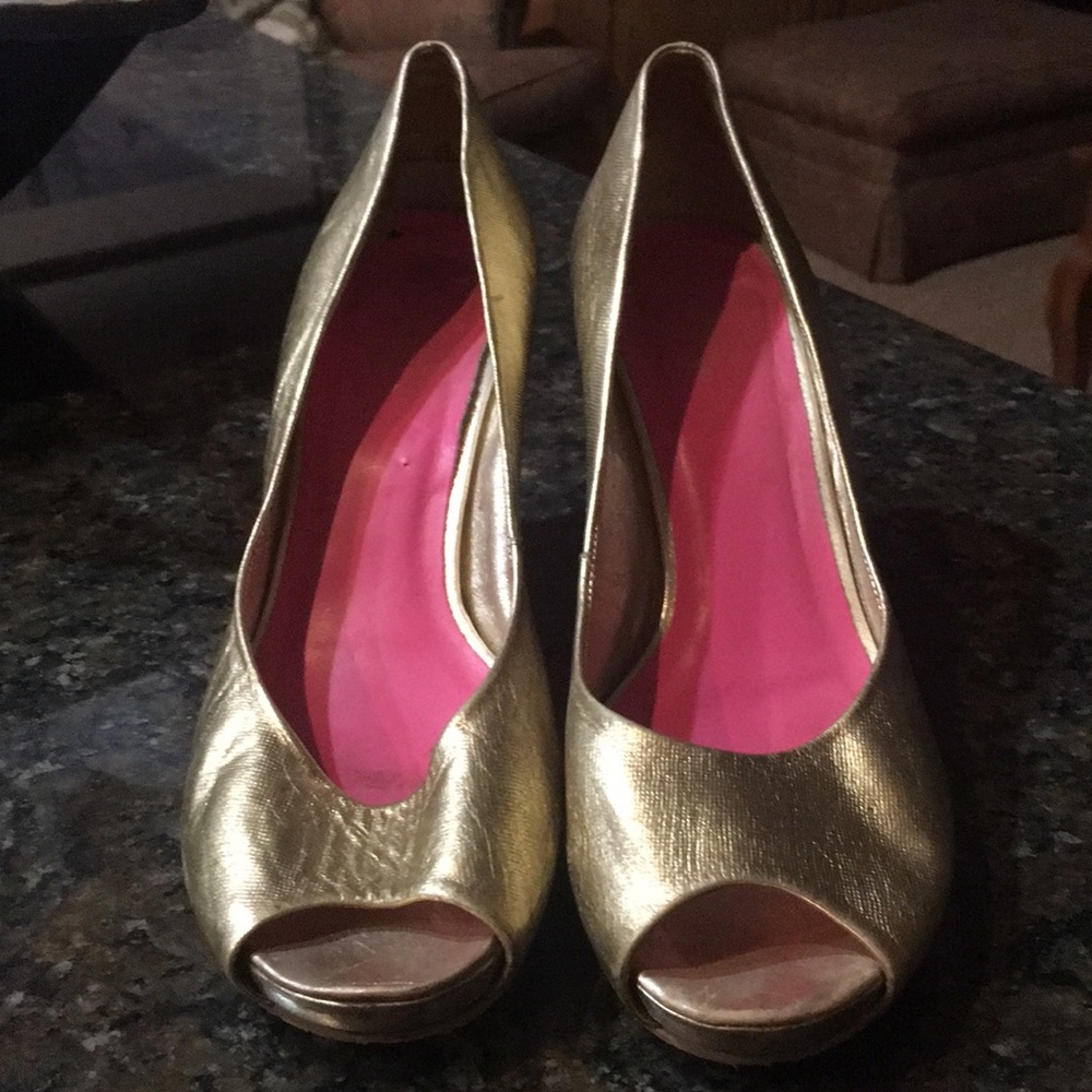 Lily Pulitzer Peep Toe Gold Wedges